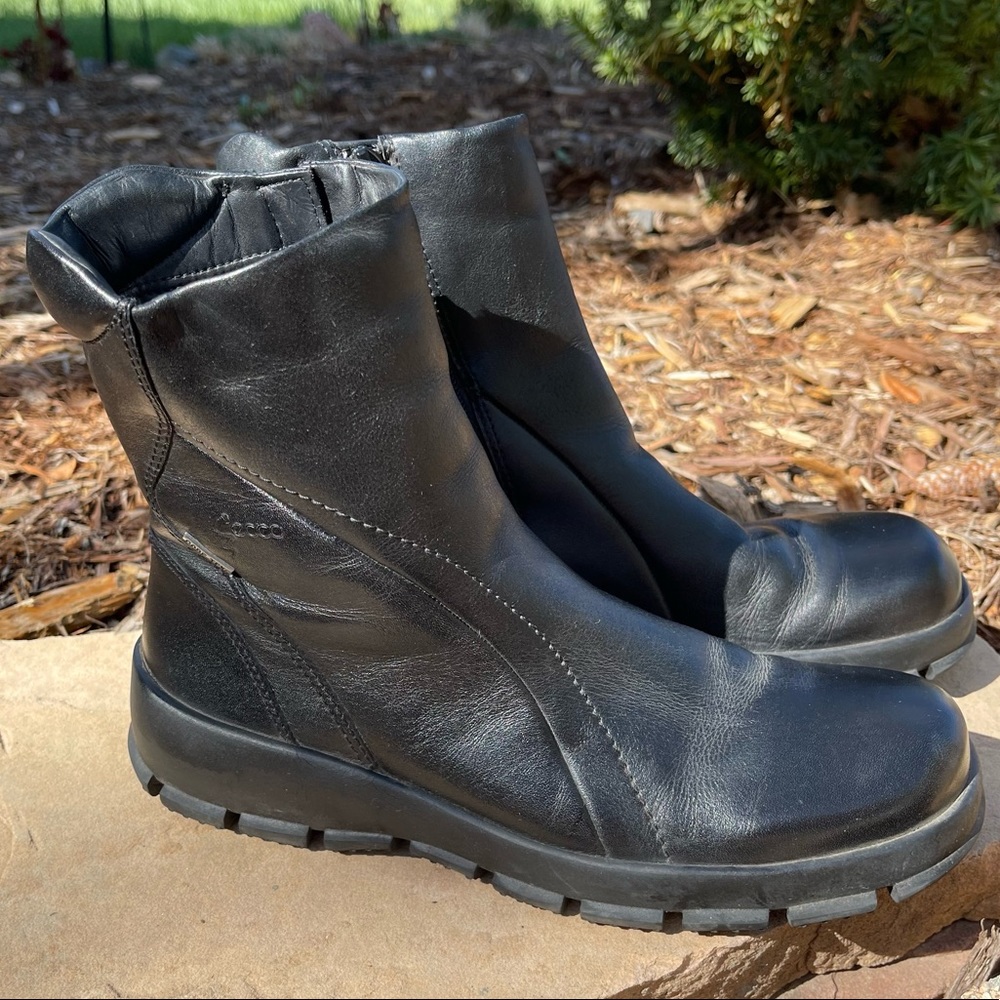 EUC Ecco Women’s Leather Gore-Tex Waterproof Zip Up Ankle Boots - Mid / Booties